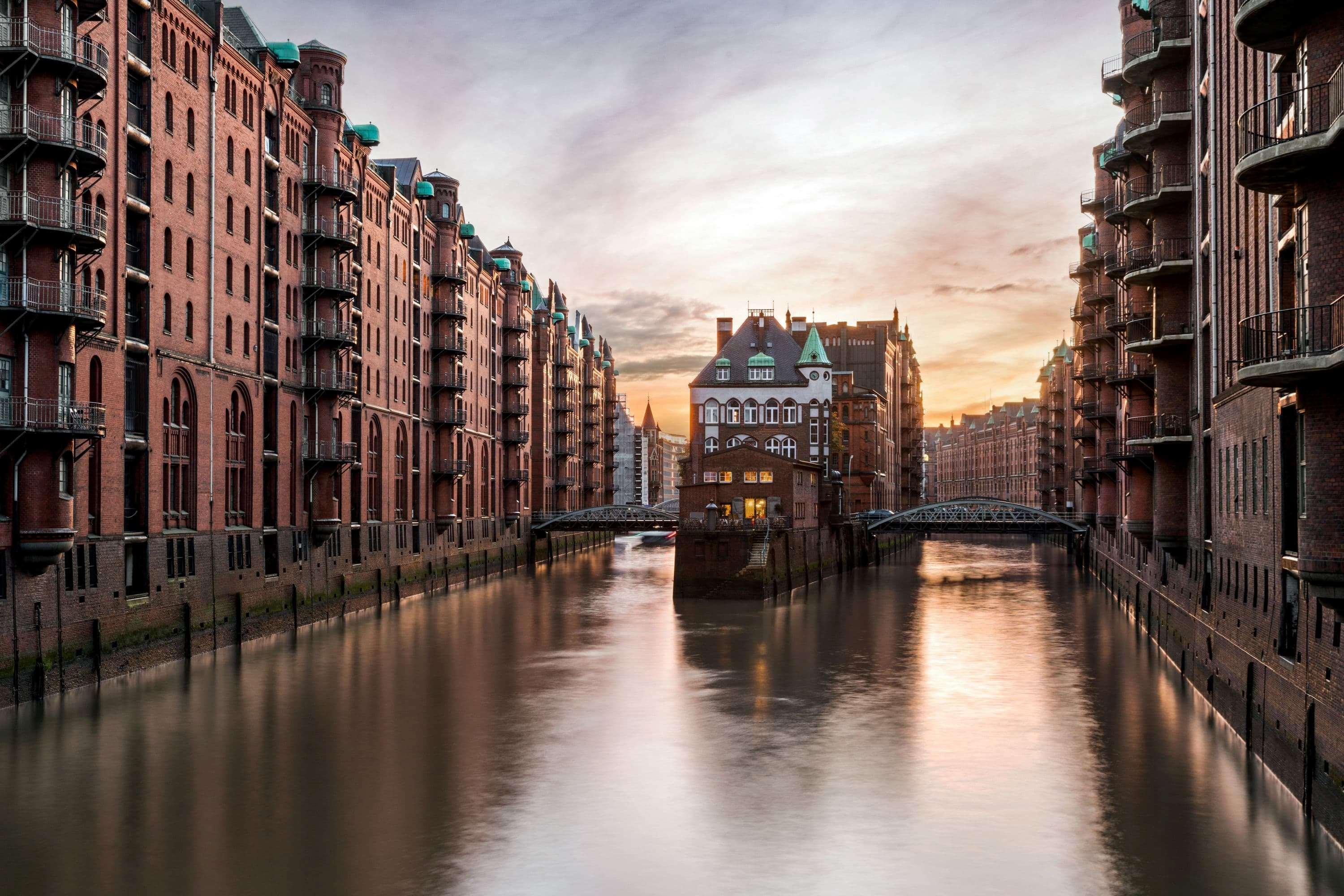 Super 8 By Wyndham Hamburg Mitte Hotel Exterior photo